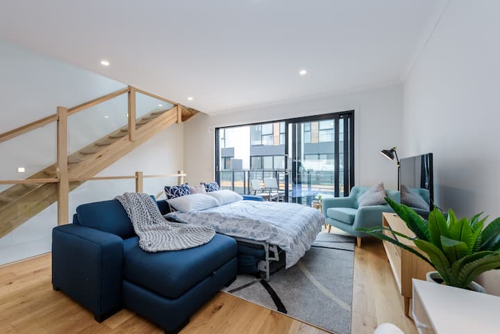 Godoro la kupendeza la povu la kumbukumbu la sofa. 