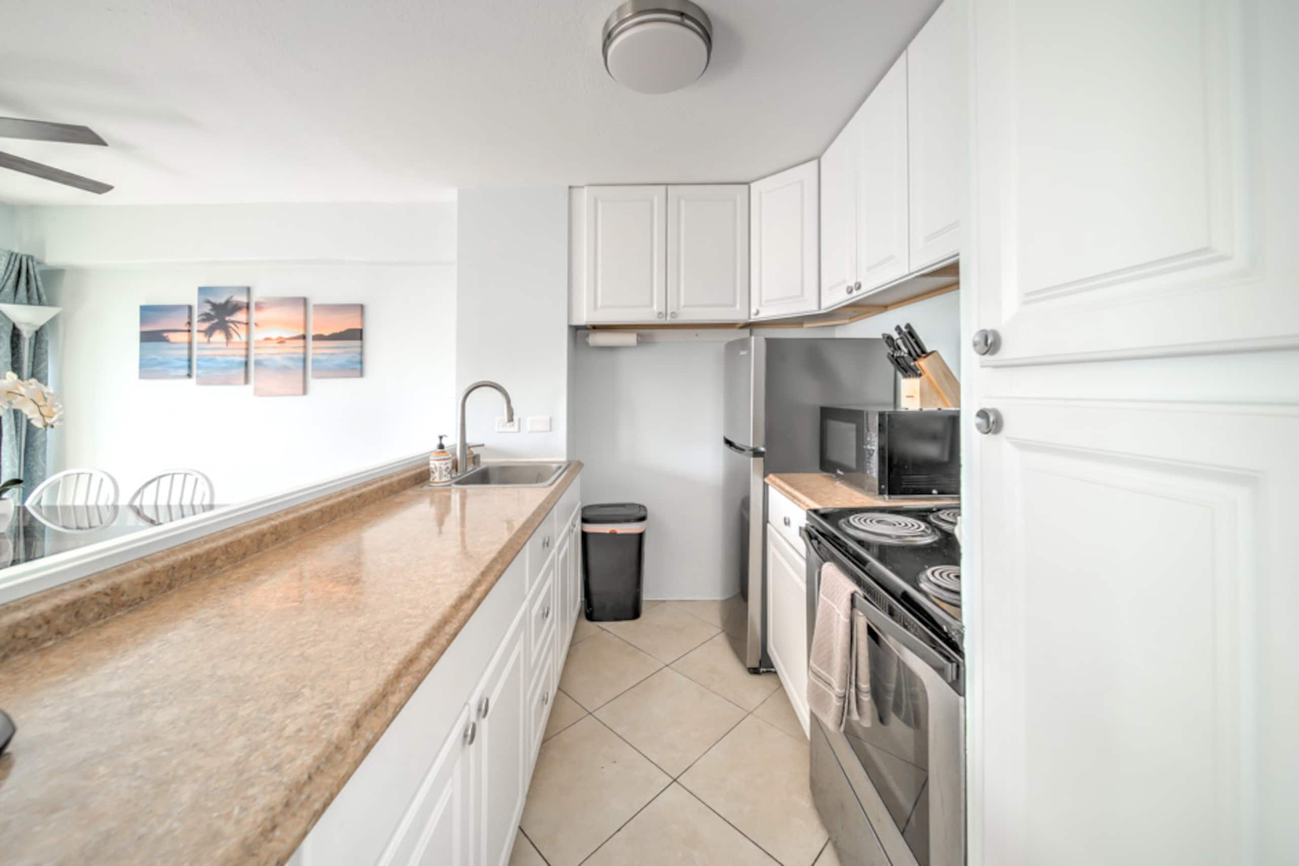 Condo in Honolulu · ★4.74 · 1 bedroom · 2 beds · 1 private bath - Image 7