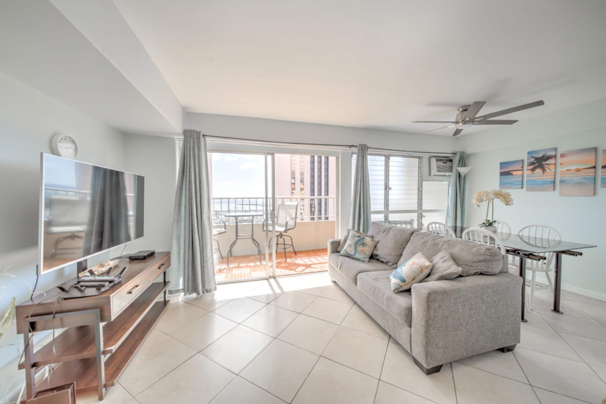 Condo in Honolulu · ★4.74 · 1 bedroom · 2 beds · 1 private bath - Image 3