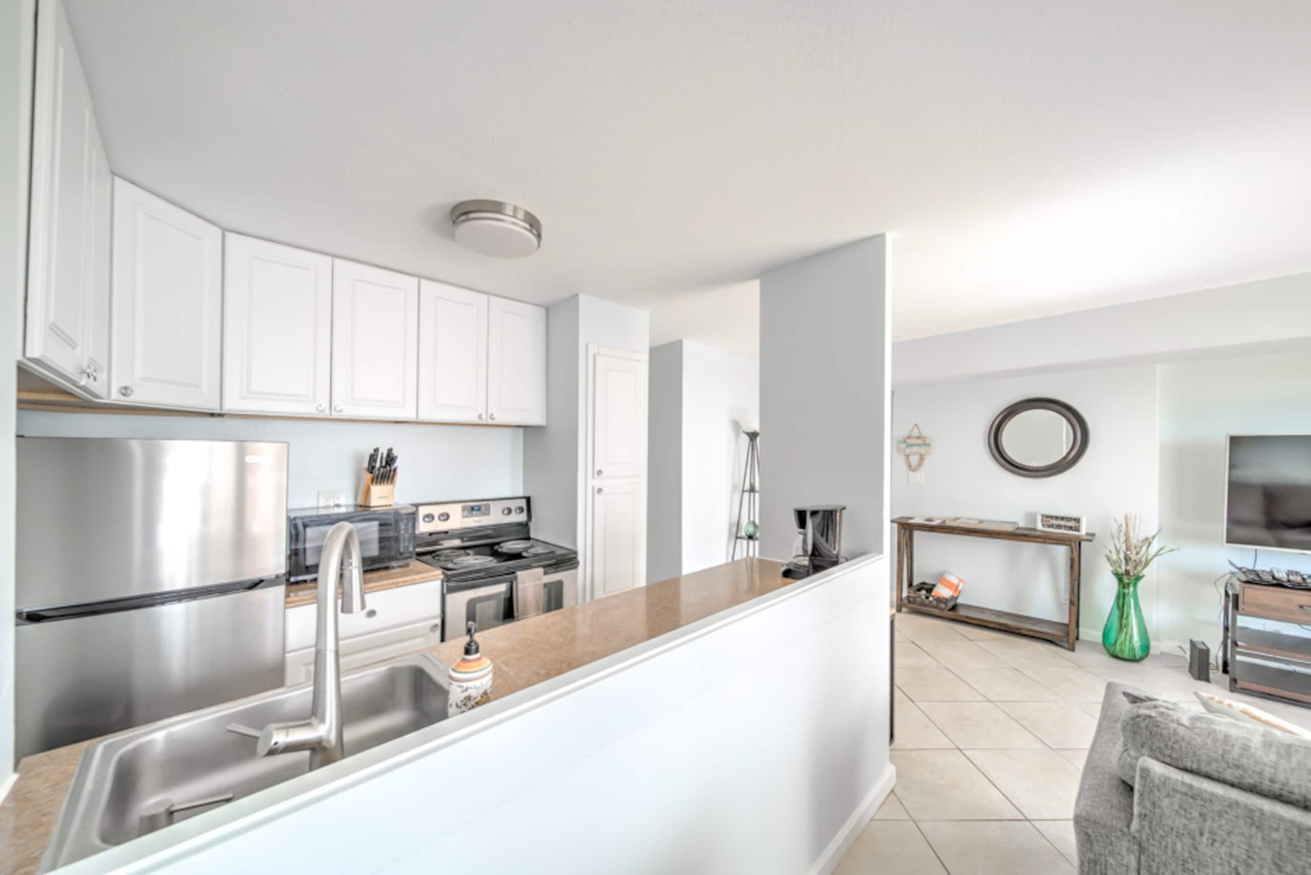 Condo in Honolulu · ★4.74 · 1 bedroom · 2 beds · 1 private bath - Image 6