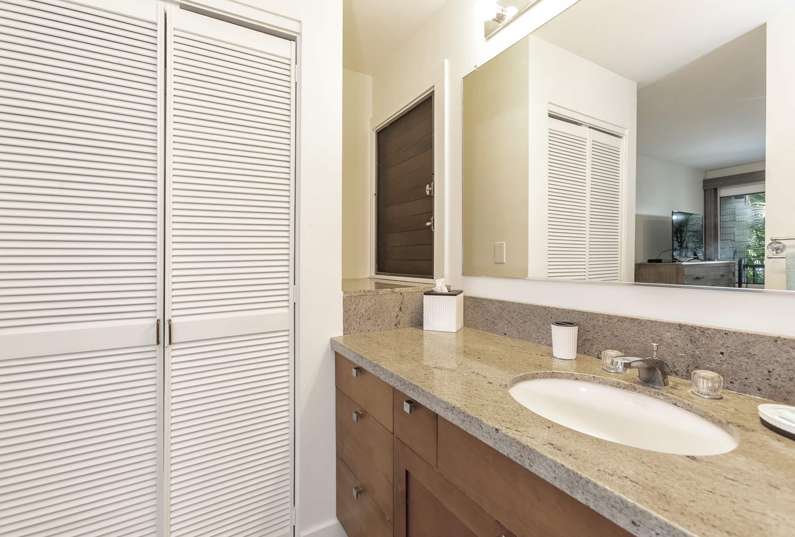 Condo in Wailea · ★4.94 · 2 bedrooms · 4 beds · 2 baths - Image 14