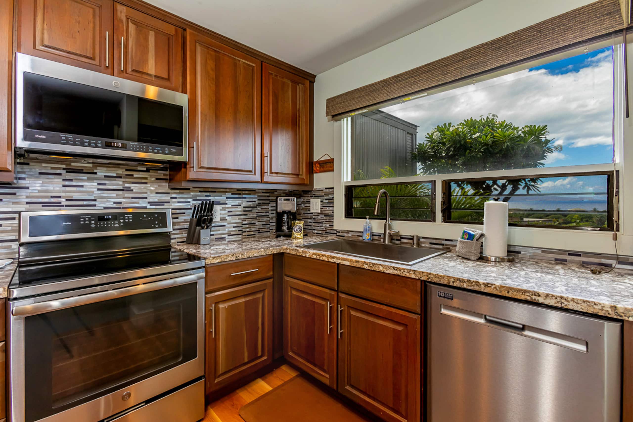 Condo in Wailea · ★4.94 · 2 bedrooms · 4 beds · 2 baths - Image 9