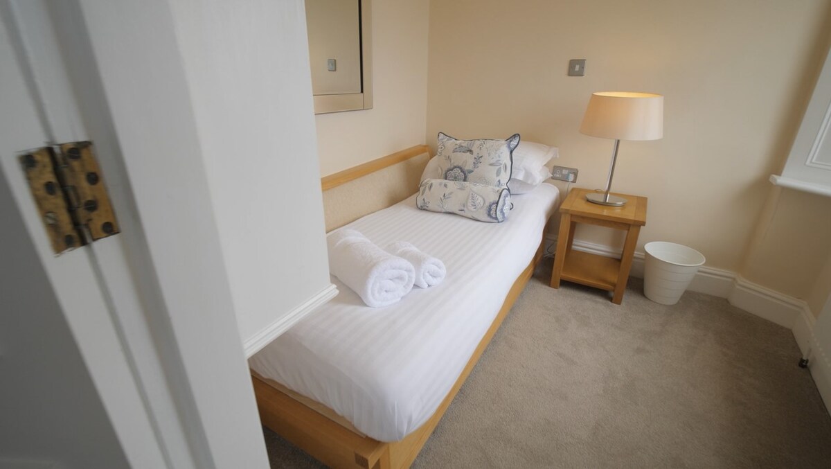 Работна соба во спална соба 