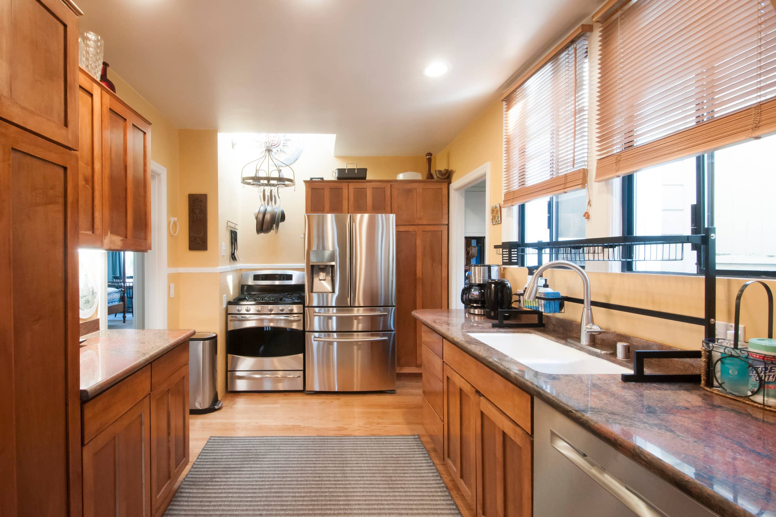 Home in San Francisco · ★4.99 · 2 bedrooms · 2 beds · 1.5 baths - Image 10