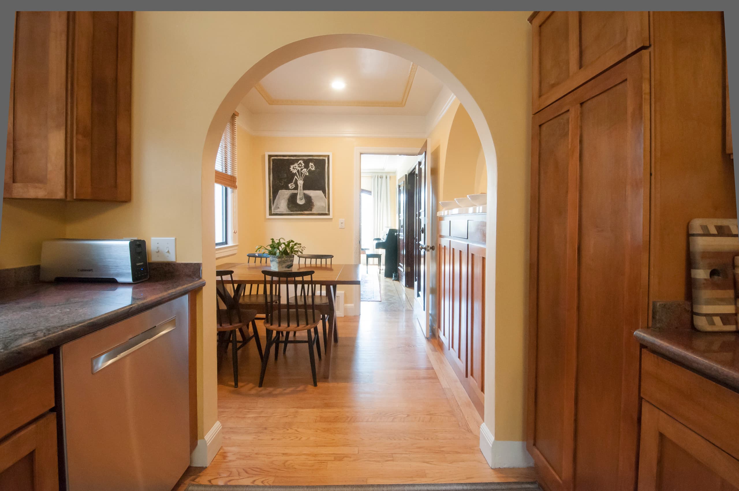 Home in San Francisco · ★4.99 · 2 bedrooms · 2 beds · 1.5 baths - Image 9