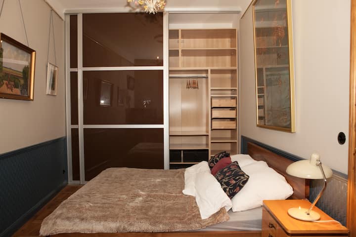 view towards big bedroom storing facilities