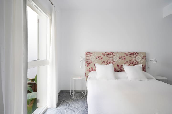 Sevilla Luxury Rentals managed Airbnb listing 3