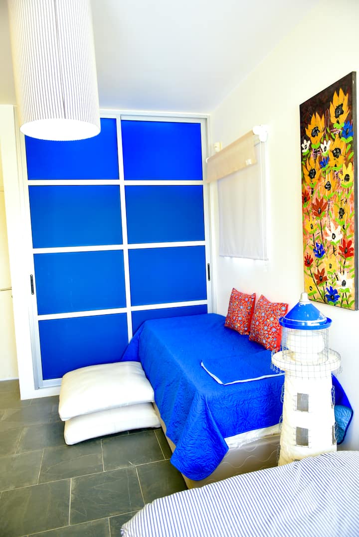 3号卧室专为儿童设计，有三张床。 3号卧室以儿童为中心，设有三张床