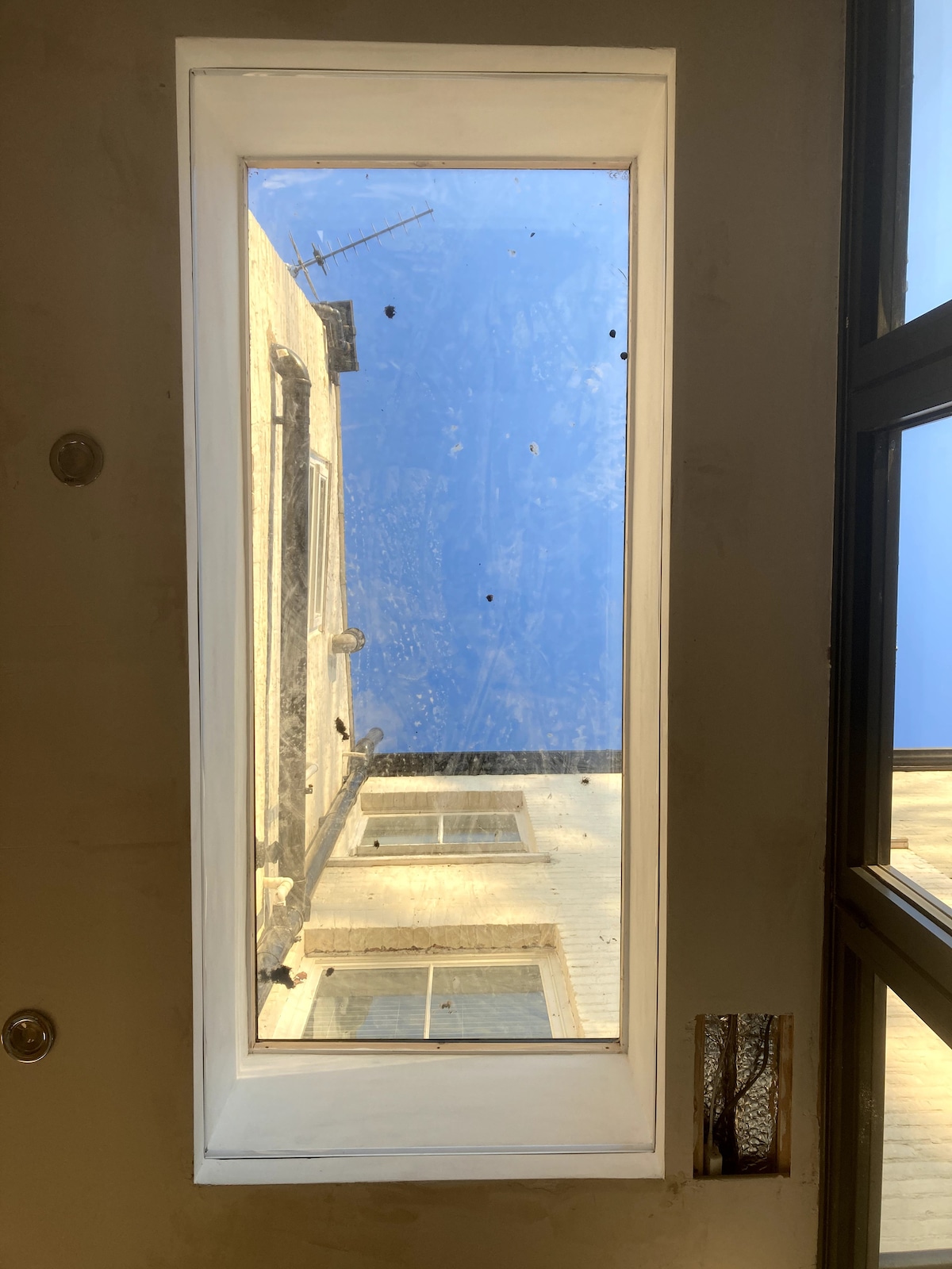 Self-contained, private entrance, near city centre