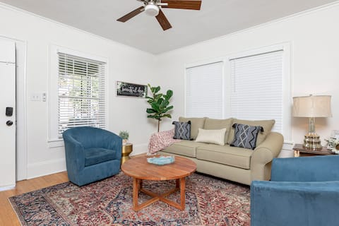 Top Airbnb: Historic Cherry Bungalow House - Midtown in Cherry