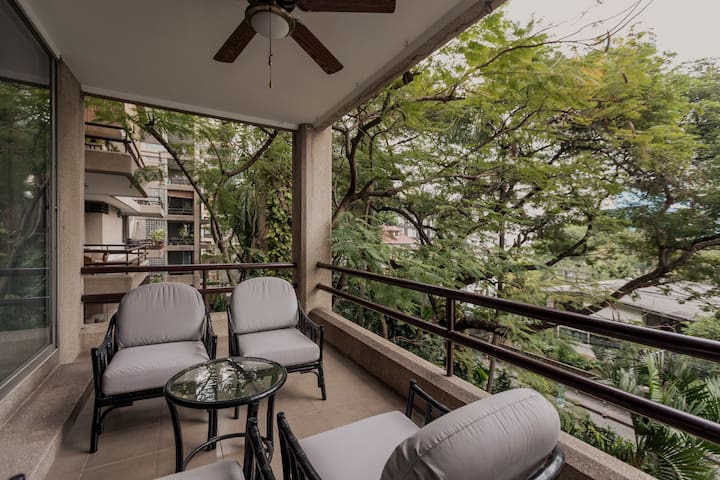 Modern spacious 3br in center bangkok 100 m. BTS