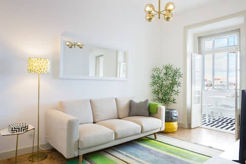 Top Airbnb: Amazing Lisboa! Views & Style in Historical Graça em Lisboa