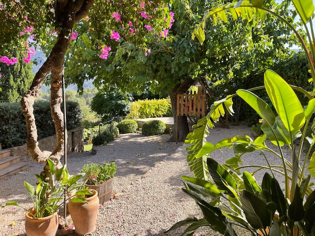 18th century country house 5BD + pool gallery image 5