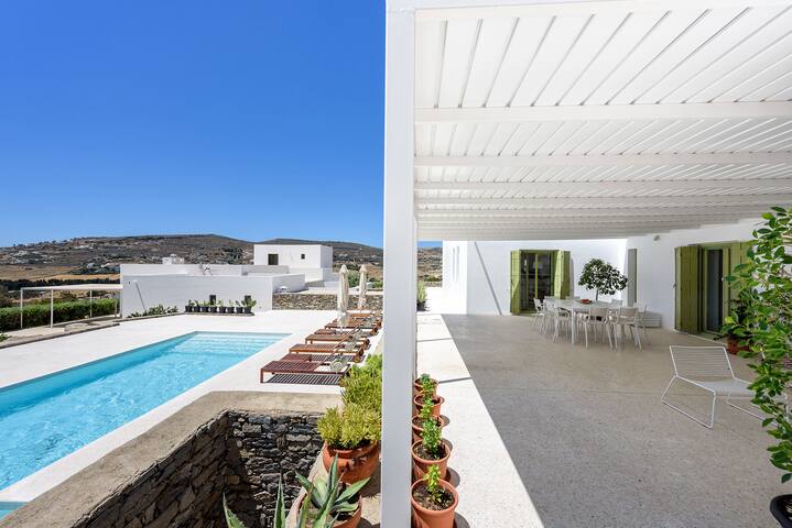 Villa Aktaia, 4 br & private pool close to Parikia gallery image 4