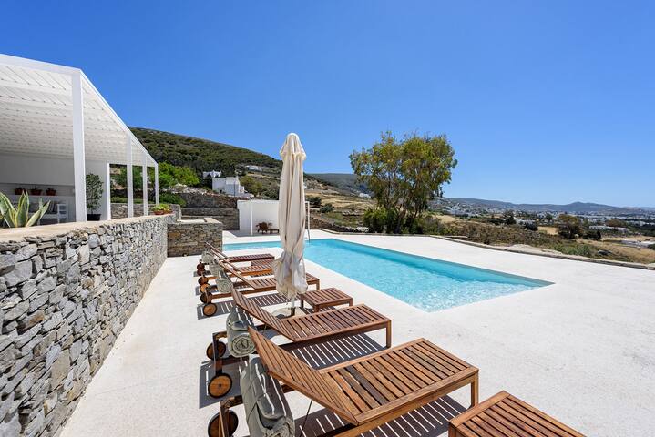 Villa Aktaia, 4 br & private pool close to Parikia gallery image 2