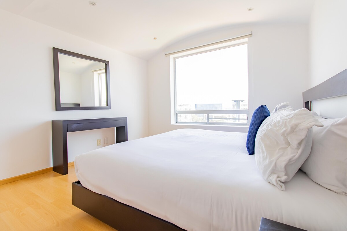 每个角落都有阳光明媚的宁静


