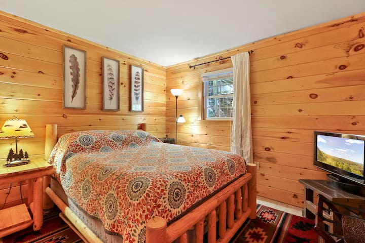 3. spavaća soba s bračnim krevetom i svim planinskim brvnari!