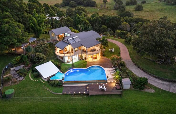 Figgy Byron Bay – Your Own Hinterland Resort