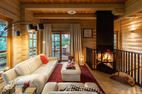 2-BR Chalet in Woods with Sauna and Hot Tub