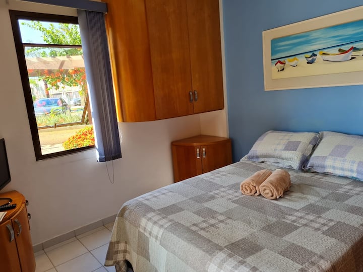 Chambre double, avec télévision par câble, climatisation et fenêtre