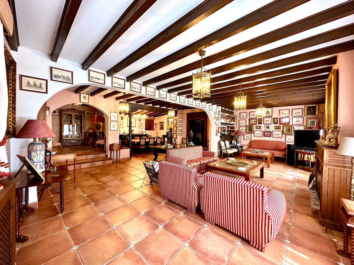 Airbnb con mejor rendimiento: Carmen with a large pool and views en Granada