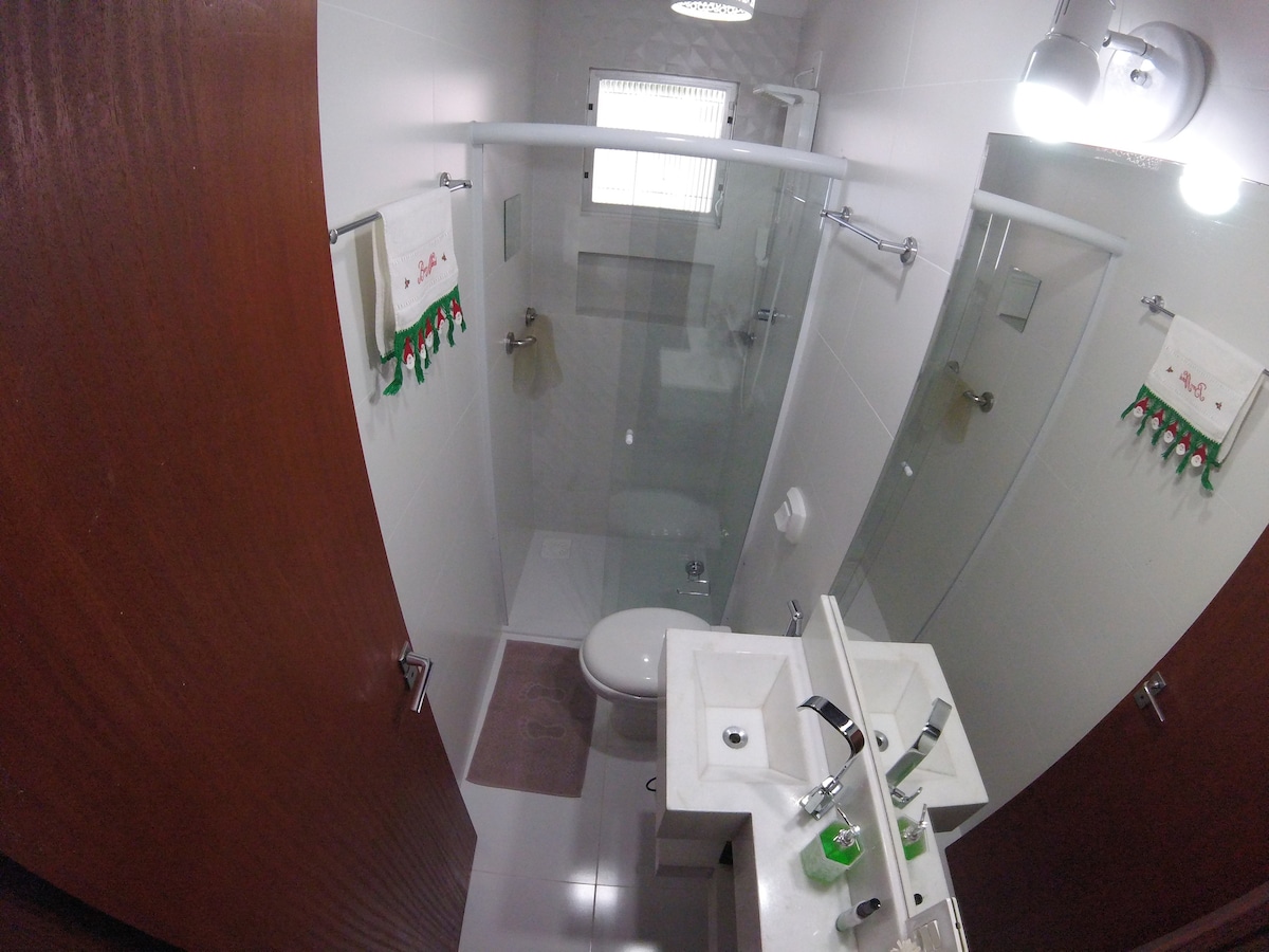  ห้องสวีท 02 - ห้องน้ำ (พร้อมฝักบัวอาบน้ำ)