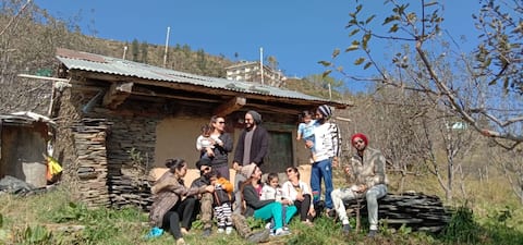 4 Suite Rooms|Anubhav cottage | Parking| New Kufri