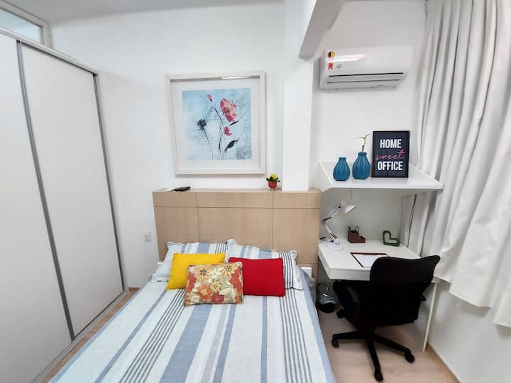 Chambre avec lit double