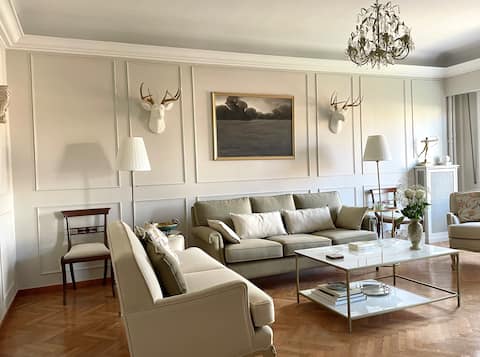 Top performing Airbnb: The Athenian Apartment in Περιφερειακή Ενότητα Κεντρικού Τομέα Αθηνών