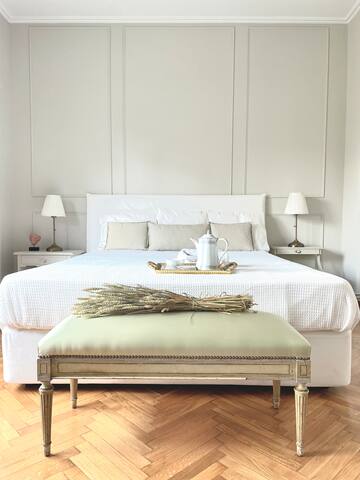 The Athenian Apartment gallery image 3