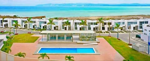 Enjoy the seaside, family house for 7 people.