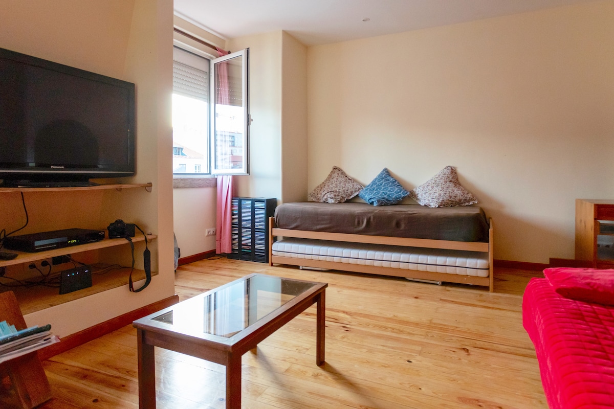 ห้องนั่งเล่น (เตียงเดี่ยวสองเตียง)