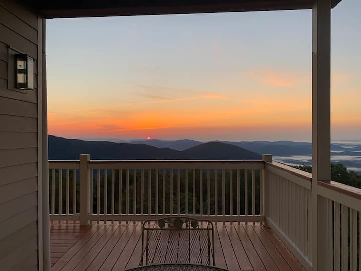 Mountain Getaway Unbeatable Views Apartments for Rent in Roseland