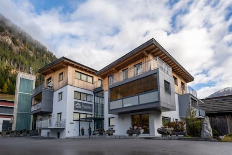 Entire group apartment with mountain panorama
