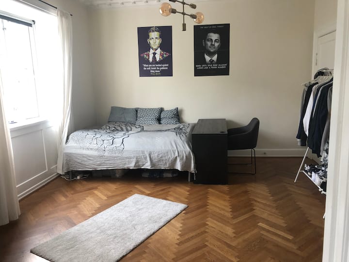 Dormitorio con  cama 140x200