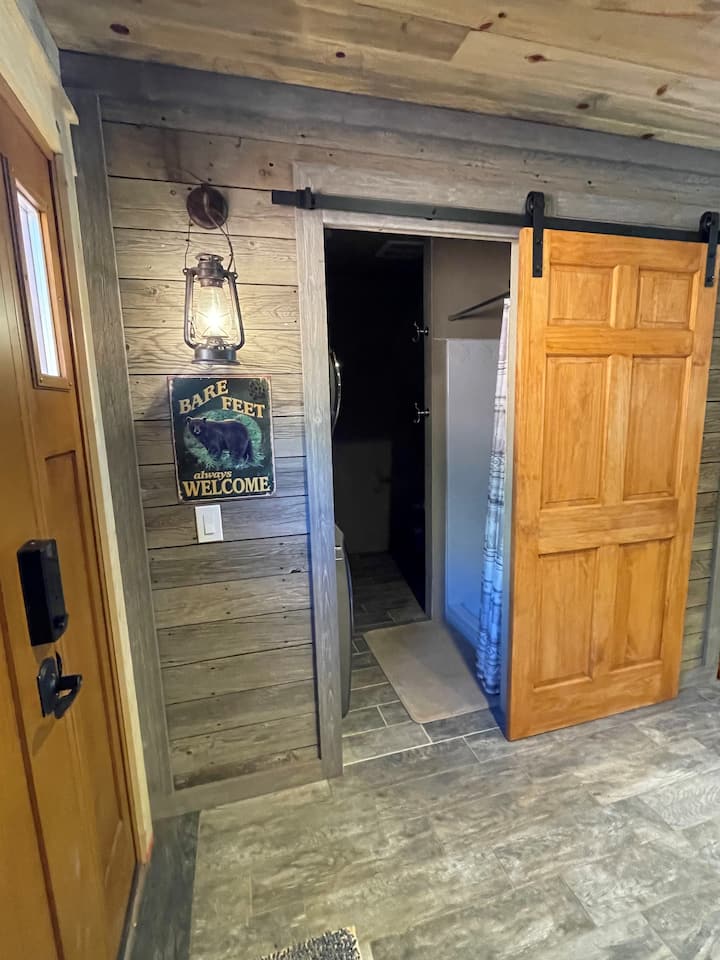 Ბუნკერის სააბაზანო და სამრეცხაო.