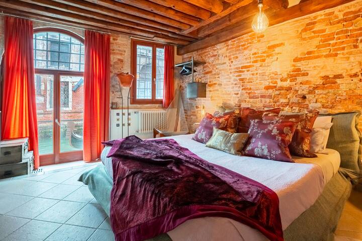 Casa Manina sul Ponte – your private Canal View gallery image 5