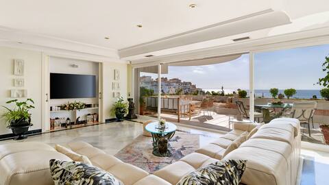 Sky Villa - Ultimate Luxury, Heated Pool, Spa
