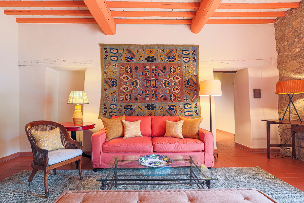 Popular Airbnb listing: VILLA SARA Gracious Vineyard Residence in Tuscany in Greve In Chianti