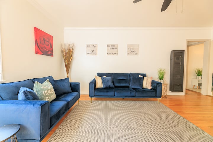 Inviting Home in Historic Leimert Park - Apartments for Rent in Los  Angeles, California, United States - Airbnb