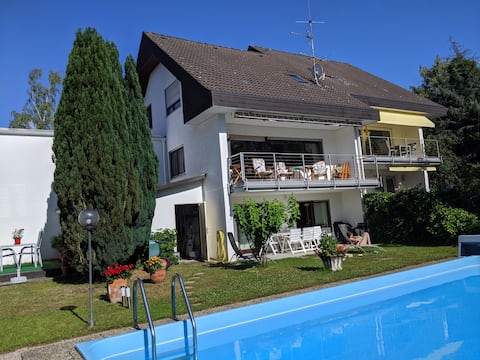 Close to center - House plus Pool
