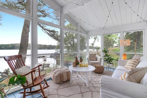 Beautiful 1000 Islands cedar cottage with a view