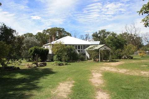 Hamlyn Farmhouse, Broadwater near Stanthorpe
