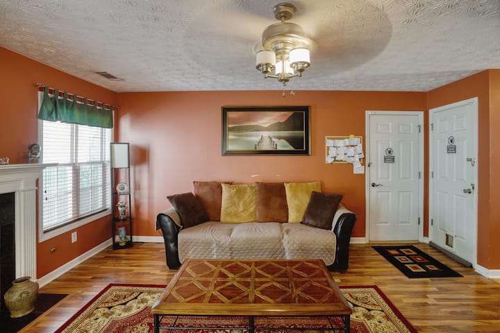 Feel Like Own Home Master Bedroom!  ''Paris'' - Suwanee, GA