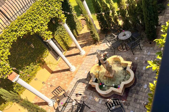 Beachside Opulence – Stunning 6-Bed Luxury Retreat gallery image 5