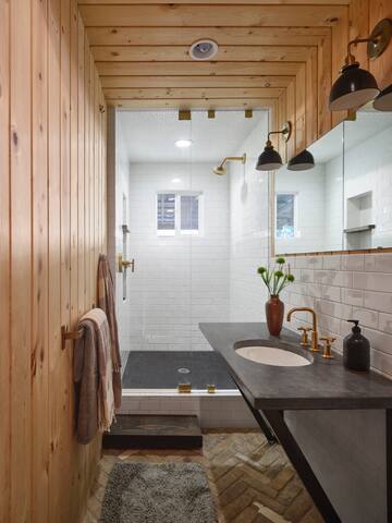 Zephyr House: Hip Bungalow + Pool in East ATX gallery image 5