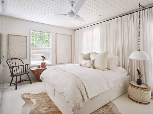 Zephyr House: Hip Bungalow + Pool in East ATX gallery image 3