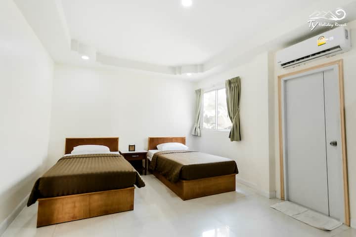 Dormitorio   : cama doble