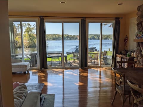 Lakefront: Sleeps 14, Dock, Fire pit, 30 min to A2