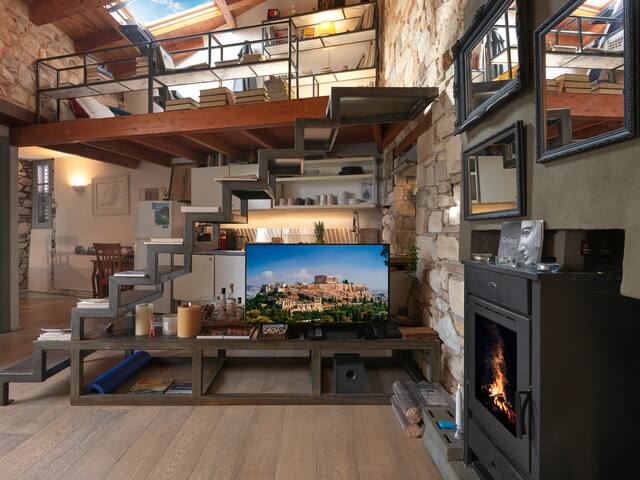 Live in the Acropolis’ Shadow-now w/ super Terrace gallery image 4